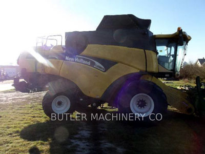 2004 COMBINES FORD / NEW HOLLAND CX860