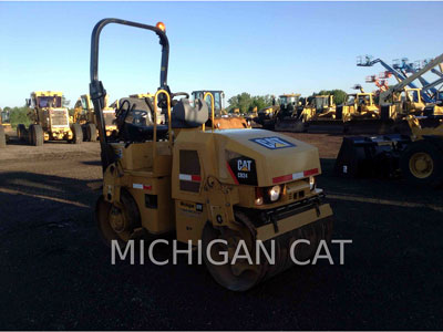 2012 VIBRATORY DOUBLE DRUM ASPHALT CATERPILLAR CB24