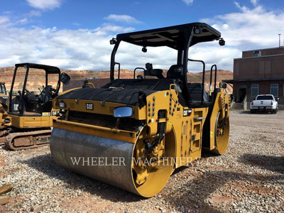 2017 VIBRATORY DOUBLE DRUM ASPHALT CATERPILLAR CB64B