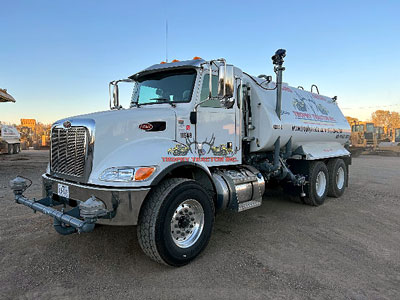 2022 Truck - Water PETERBILT 348