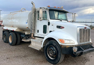 2015 Truck - Water PETERBILT 348