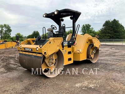 2015 VIBRATORY DOUBLE DRUM ASPHALT CAT CB54 XW