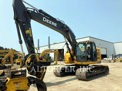 2021 TRACK EXCAVATORS DEERE & CO. 245G LC