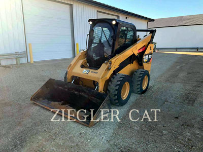 2017 SKID STEER LOADERS CAT 262D