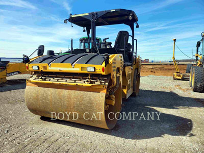 2017 VIBRATORY DOUBLE DRUM ASPHALT CAT CB66B