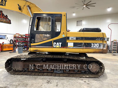 1993 TRACK EXCAVATORS CAT 320L