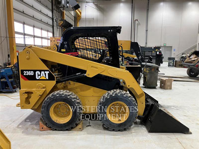 2018 SKID STEER LOADERS CAT 236D