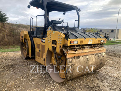 2017 COMPACTORS CAT CB68B